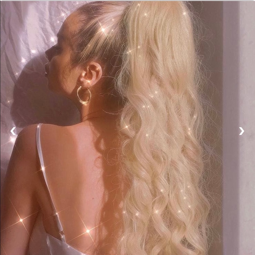 Molly ponytail extension. Used condition.